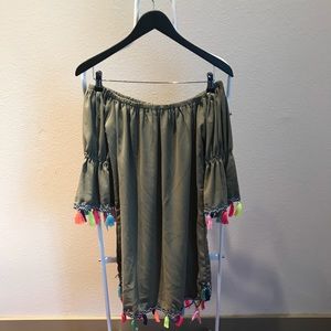 [BUNDLE ITEM] Fun off the shoulder dress